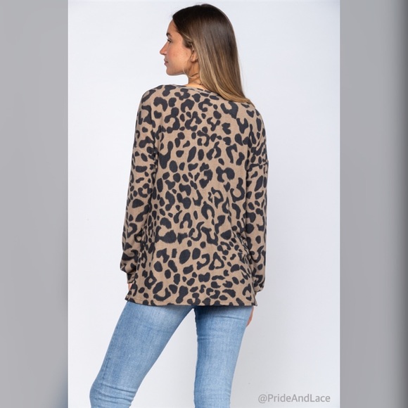 LAST 1️⃣ MOCHA ANIMAL PRINT DOLMAN SLEEVE KNIT TOP - Picture 3 of 5